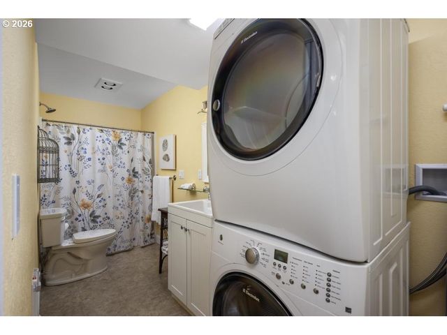 5455 REGENT St, Oceanside, OR 97134