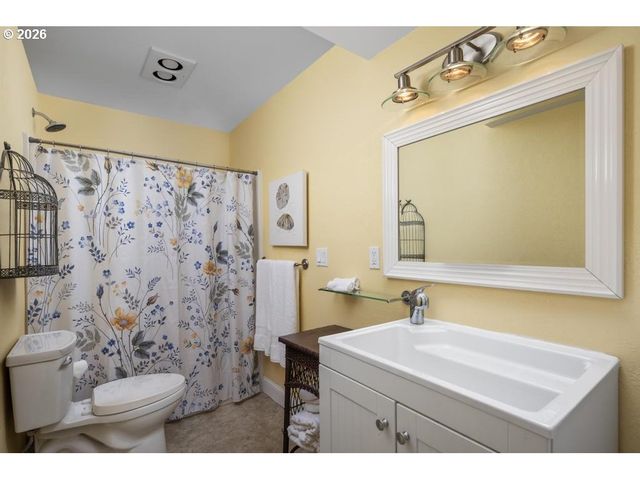 5455 REGENT St, Oceanside, OR 97134