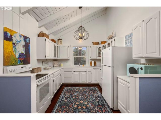 5455 REGENT St, Oceanside, OR 97134
