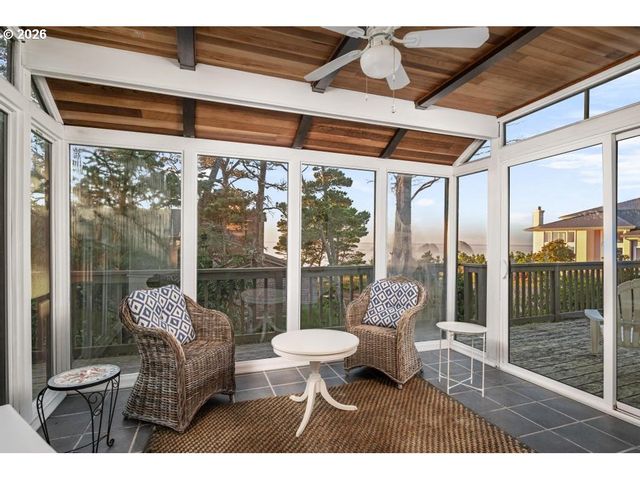 5455 REGENT St, Oceanside, OR 97134