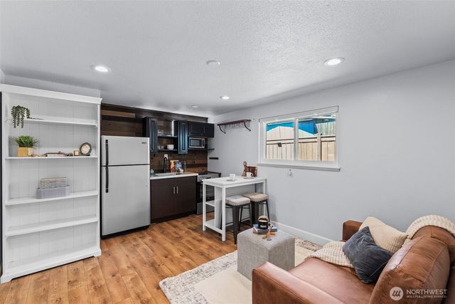 1005 N Stevens, Tacoma, WA 98406