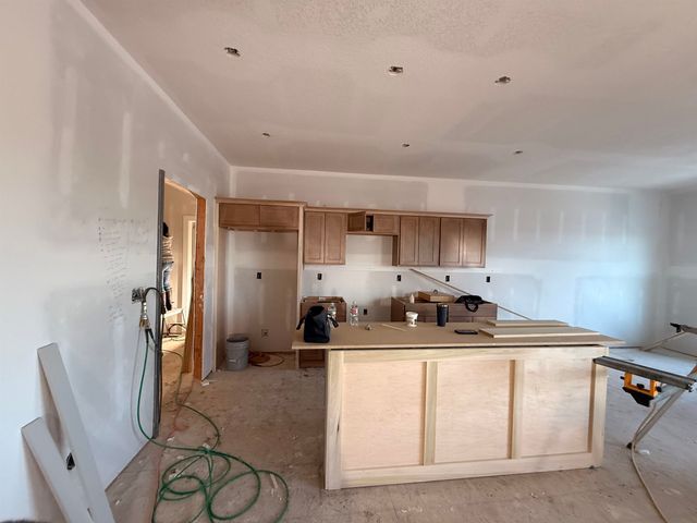 2153 S Chateau Ct, Wichita, KS 67207