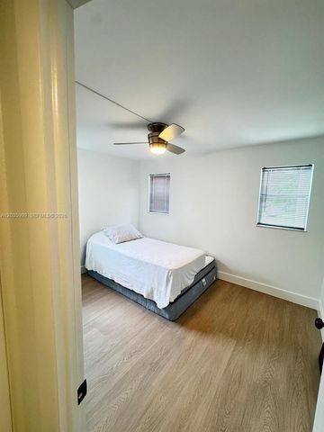 8300 Sunrise Lakes Blvd 212, Sunrise, FL 33322