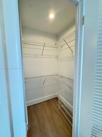 8300 Sunrise Lakes Blvd 212, Sunrise, FL 33322