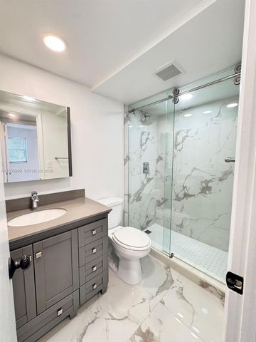 8300 Sunrise Lakes Blvd 212, Sunrise, FL 33322