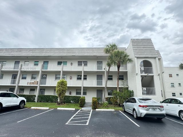 8300 Sunrise Lakes Blvd 212, Sunrise, FL 33322