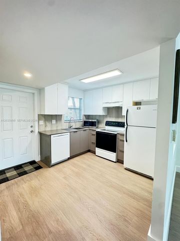 8300 Sunrise Lakes Blvd 212, Sunrise, FL 33322