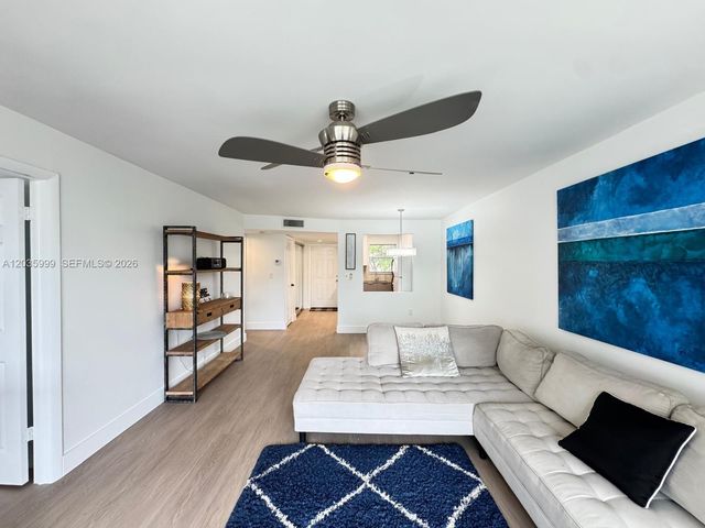 8300 Sunrise Lakes Blvd 212, Sunrise, FL 33322