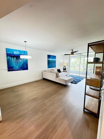 8300 Sunrise Lakes Blvd 212, Sunrise, FL 33322