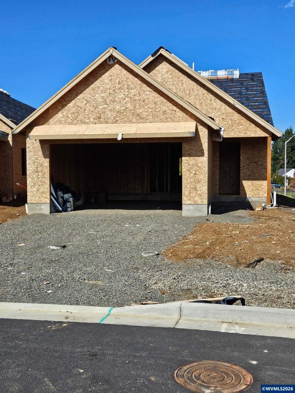 872 Chestnut Wy, Silverton, OR 97381