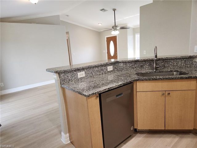 827 NE 23rd TER, Cape Coral, FL 33909