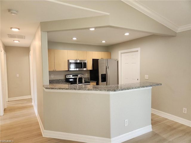827 NE 23rd TER, Cape Coral, FL 33909