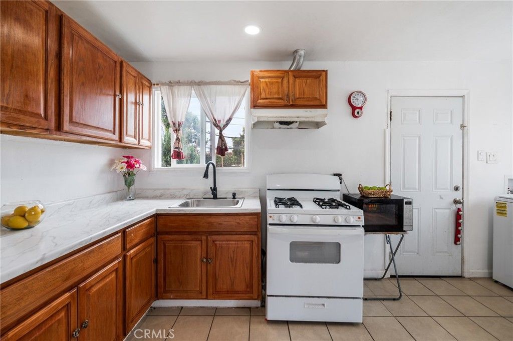 23702 Enola, Carson, CA 90745 — photo 5