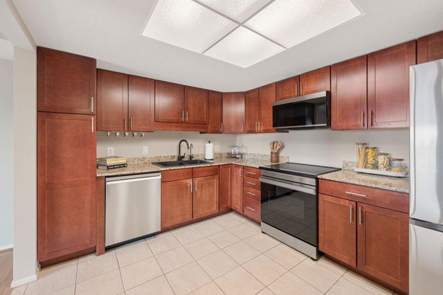 110 1st Avenue NE F704, Minneapolis, MN 55413