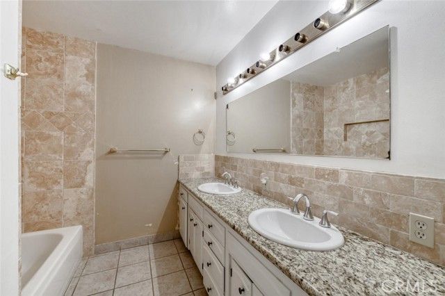 7353 N Bond, Fresno, CA 93720