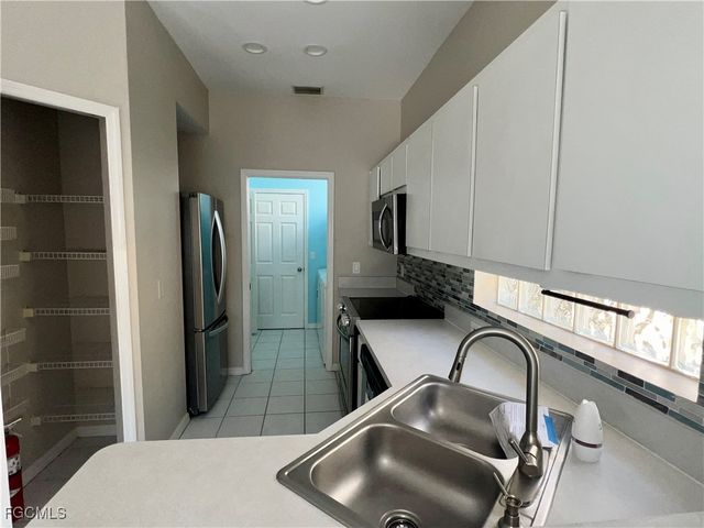 10730 Bahia Terrado CIR, Estero, FL 33928