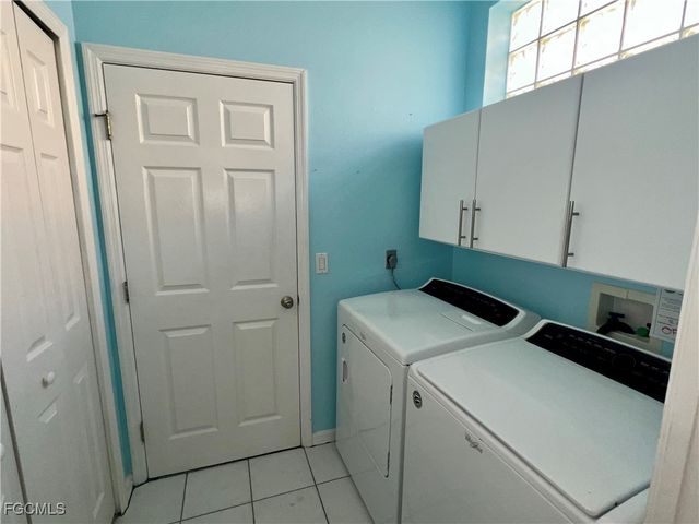 10730 Bahia Terrado CIR, Estero, FL 33928