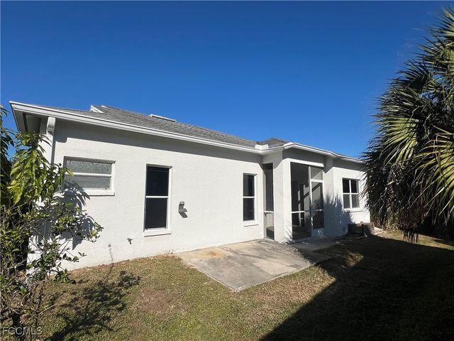 10730 Bahia Terrado CIR, Estero, FL 33928