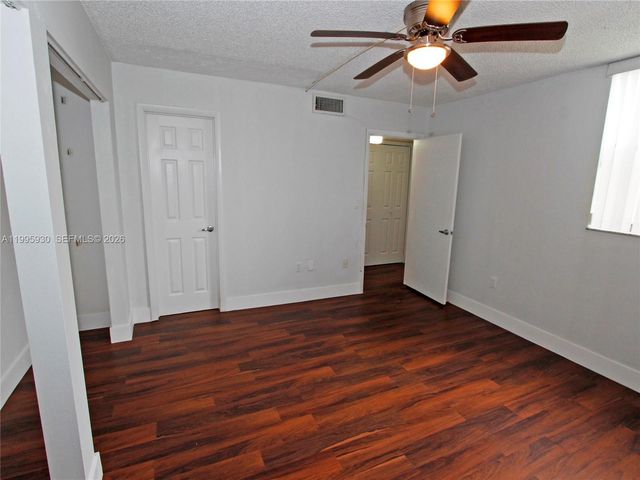 9411 SW 4th St 308, Miami, FL 33174