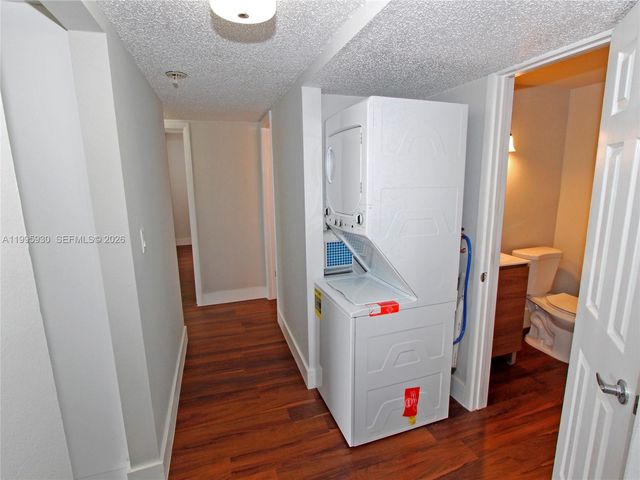 9411 SW 4th St 308, Miami, FL 33174