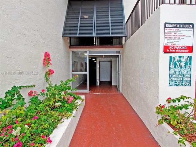 9411 SW 4th St 308, Miami, FL 33174