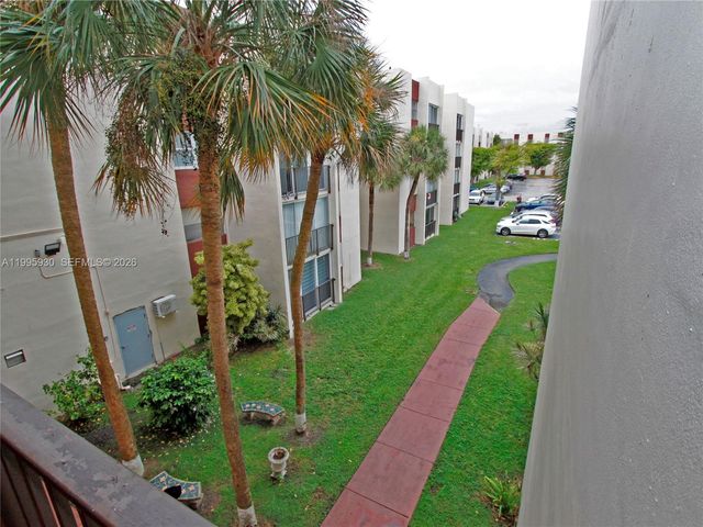 9411 SW 4th St 308, Miami, FL 33174