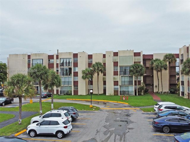 9411 SW 4th St 308, Miami, FL 33174