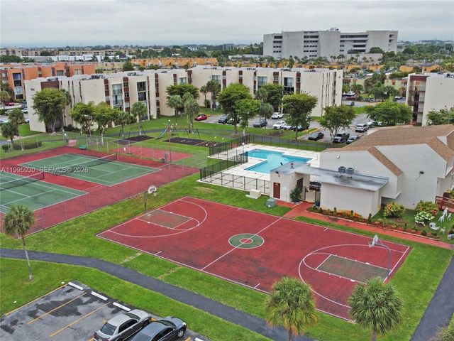 9411 SW 4th St 308, Miami, FL 33174