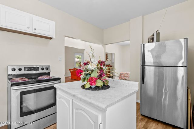 121 N Shawnee Terrace, Louisville, KY 40212
