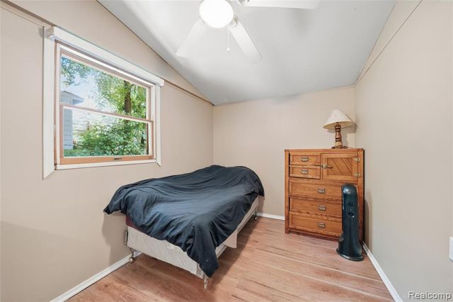 918 Pine Tree Road, Lake Orion, MI 48362