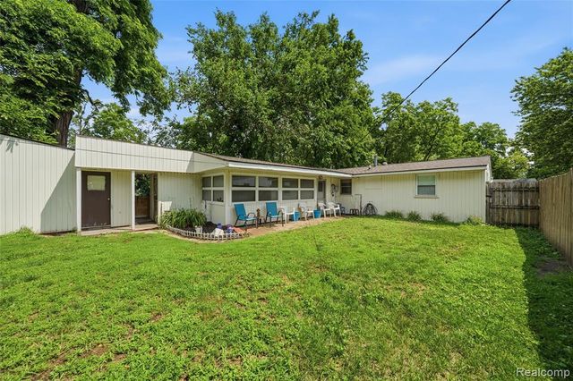 918 Pine Tree Road, Lake Orion, MI 48362
