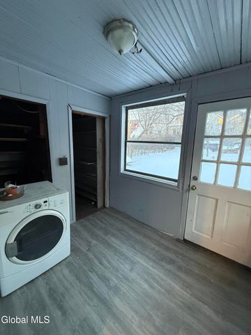 556 2nd Street, Troy, NY 12180