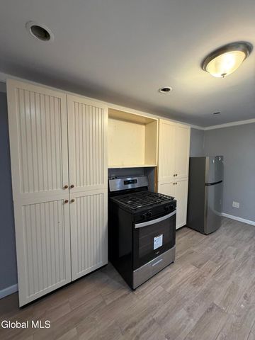 556 2nd Street, Troy, NY 12180