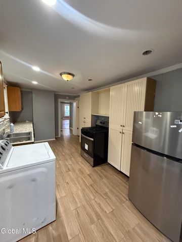 556 2nd Street, Troy, NY 12180