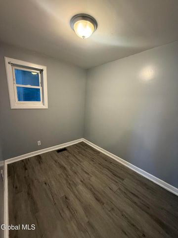 556 2nd Street, Troy, NY 12180