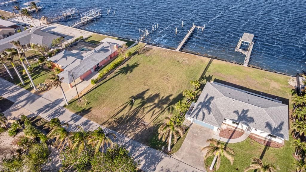 2226 8th AVE, ST. JAMES CITY, FL 33956 — exterior