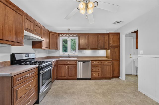 1253 Levant Street, Jackson, MI 49203