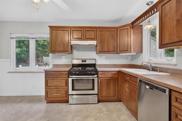 1253 Levant Street, Jackson, MI 49203