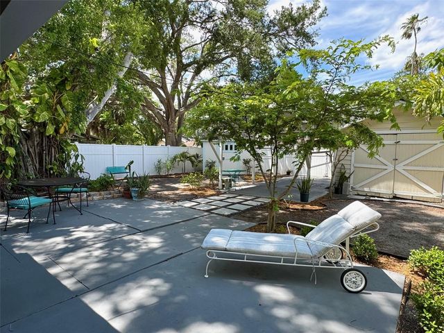 2210 14TH AVENUE W, Bradenton, FL 34205