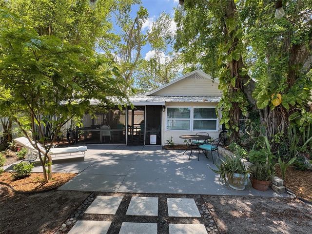 2210 14TH AVENUE W, Bradenton, FL 34205
