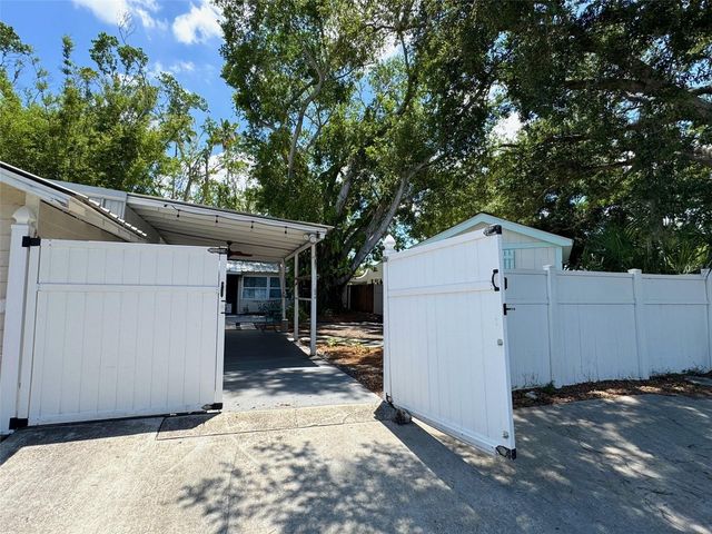 2210 14TH AVENUE W, Bradenton, FL 34205