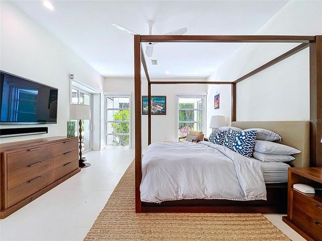 1347 HARBOR DRIVE, Sarasota, FL 34239