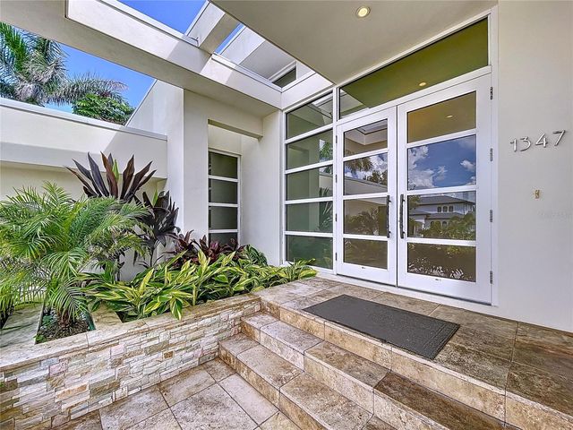 1347 HARBOR DRIVE, Sarasota, FL 34239