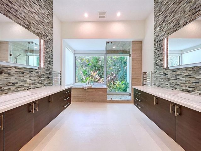 1347 HARBOR DRIVE, Sarasota, FL 34239