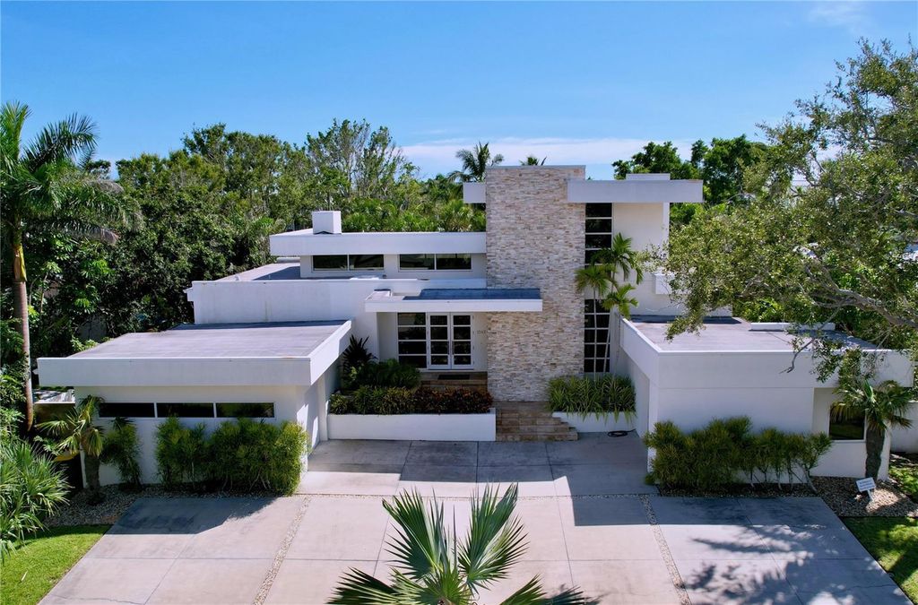 1347 HARBOR DRIVE, Sarasota, FL 34239