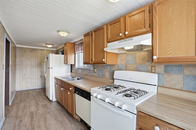 809 Frank St, West Mifflin, PA 15122