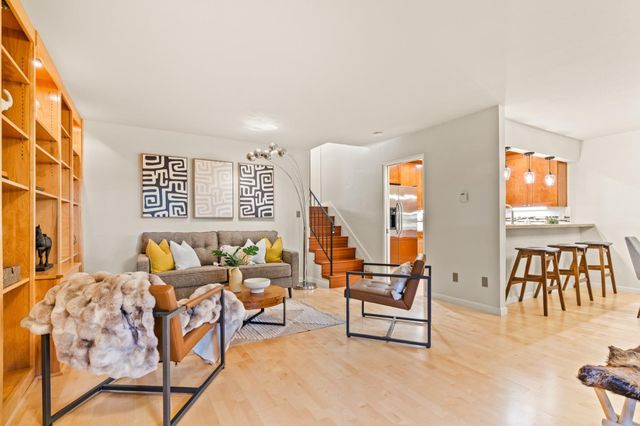 905 Apricot Avenue G, Campbell, CA 95008
