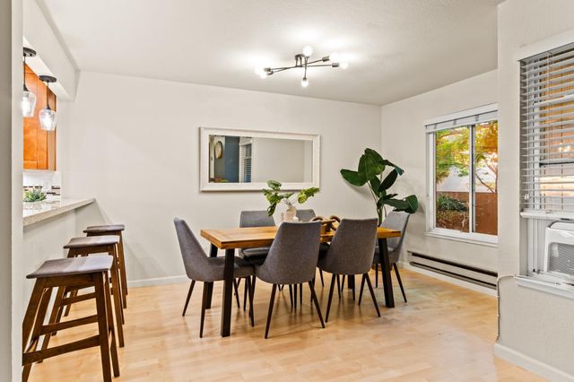 905 Apricot Avenue G, Campbell, CA 95008