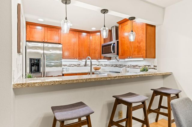 905 Apricot Avenue G, Campbell, CA 95008