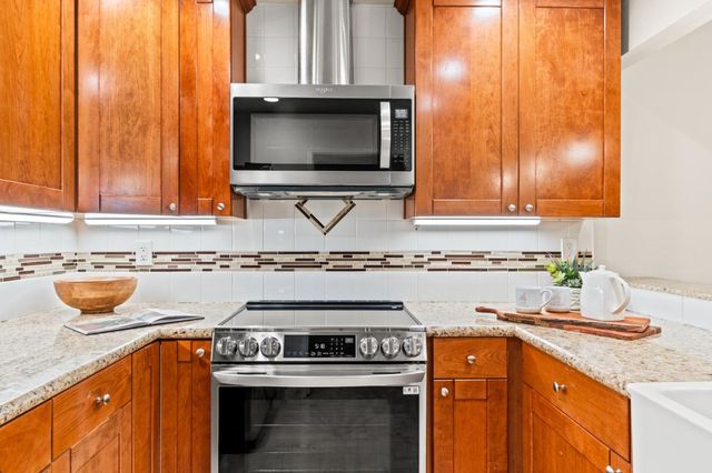 905 Apricot Avenue G, Campbell, CA 95008